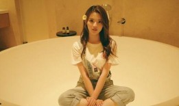 吃瓜小妹拍照姿势,揭秘吃瓜小妹的拍照姿势秘籍