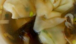 小瓜吃馄饨,小瓜的馄饨美食之旅