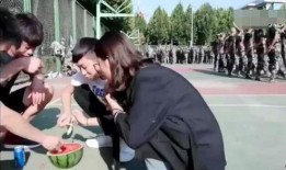 吃瓜学长ins,揭秘“吃瓜学长”Ins背后的故事与影响力