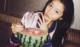 醉酒女吃瓜,一场意外的欢乐闹剧