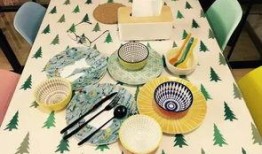 一起吃瓜桌布,桌布上的趣味故事